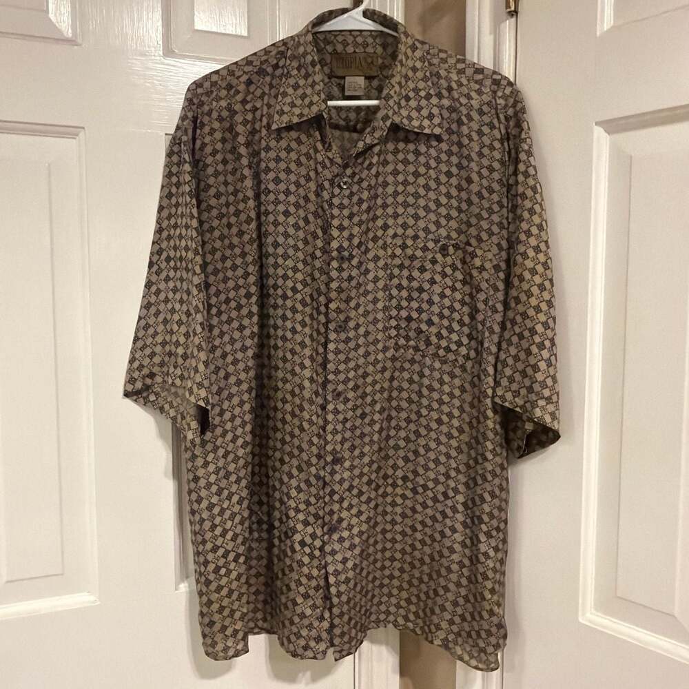 Utopia Vintage 100% Silk Geometric Pattern Short Sleeve Button Down Shirt Size L